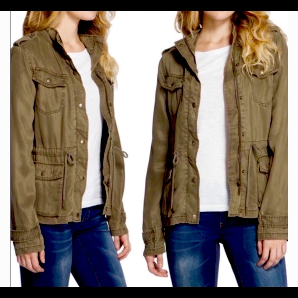 Max Jeans Utility Jacket size small (Fits a Medium)